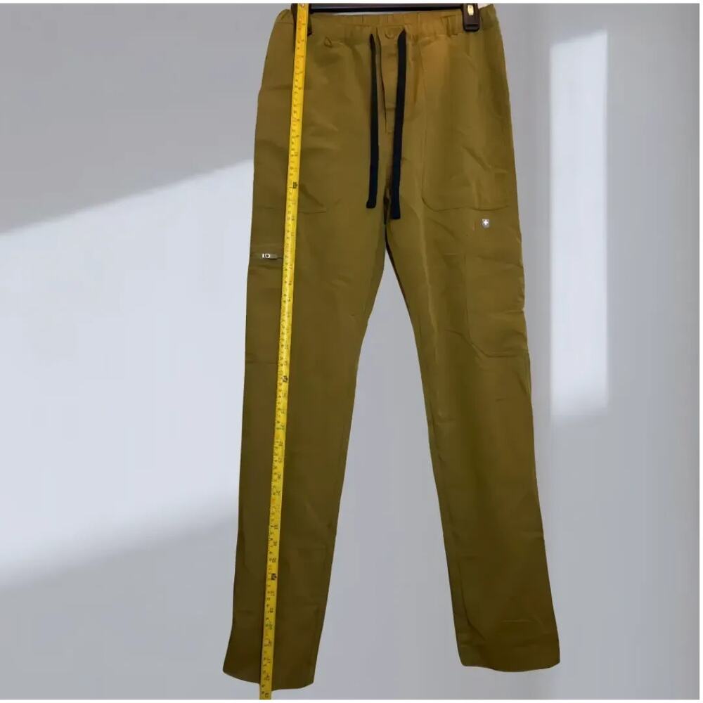 FIGS Technical Collection Scrub Pants – Olive Green (Women’s XS)